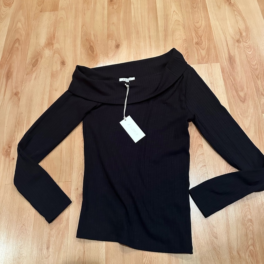 New with tags Z supply off the shoulder shirt